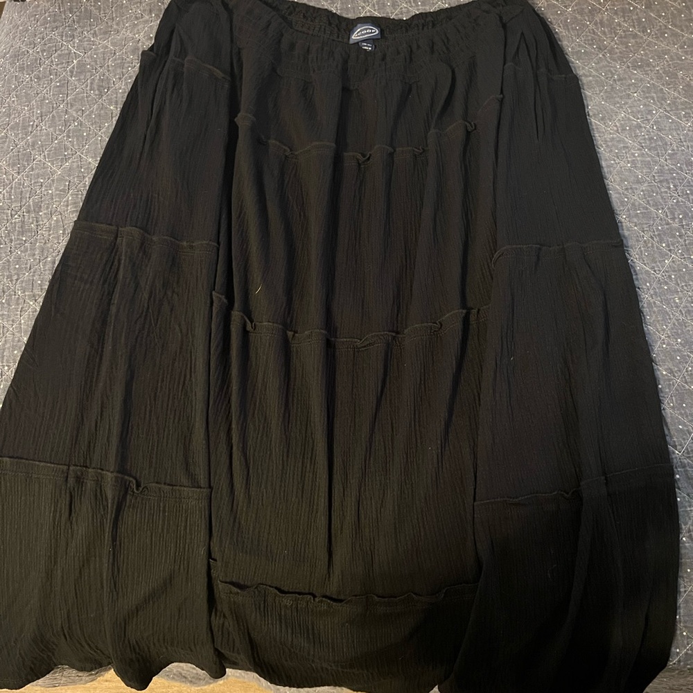 16-18 Black Midi Skirt